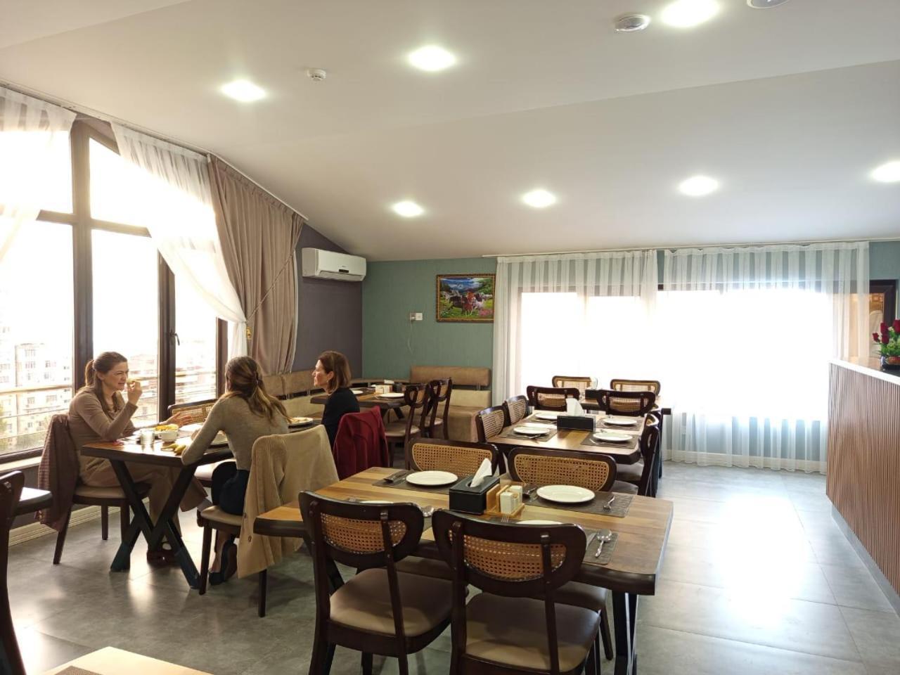 Royal Meridien Hotel Baku Bagian luar foto