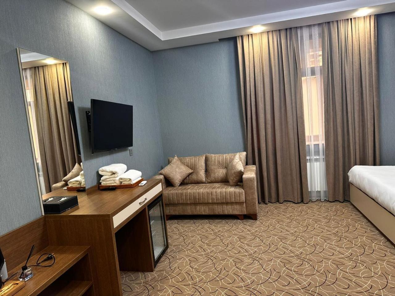 Royal Meridien Hotel Baku Bagian luar foto