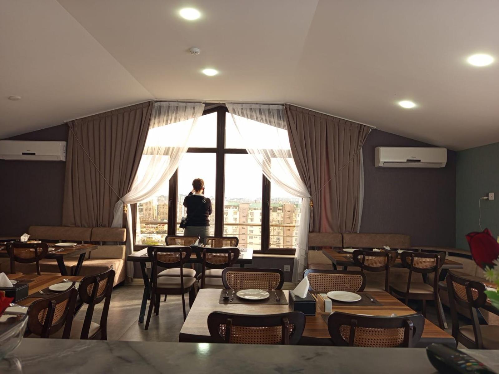 Royal Meridien Hotel Baku Bagian luar foto