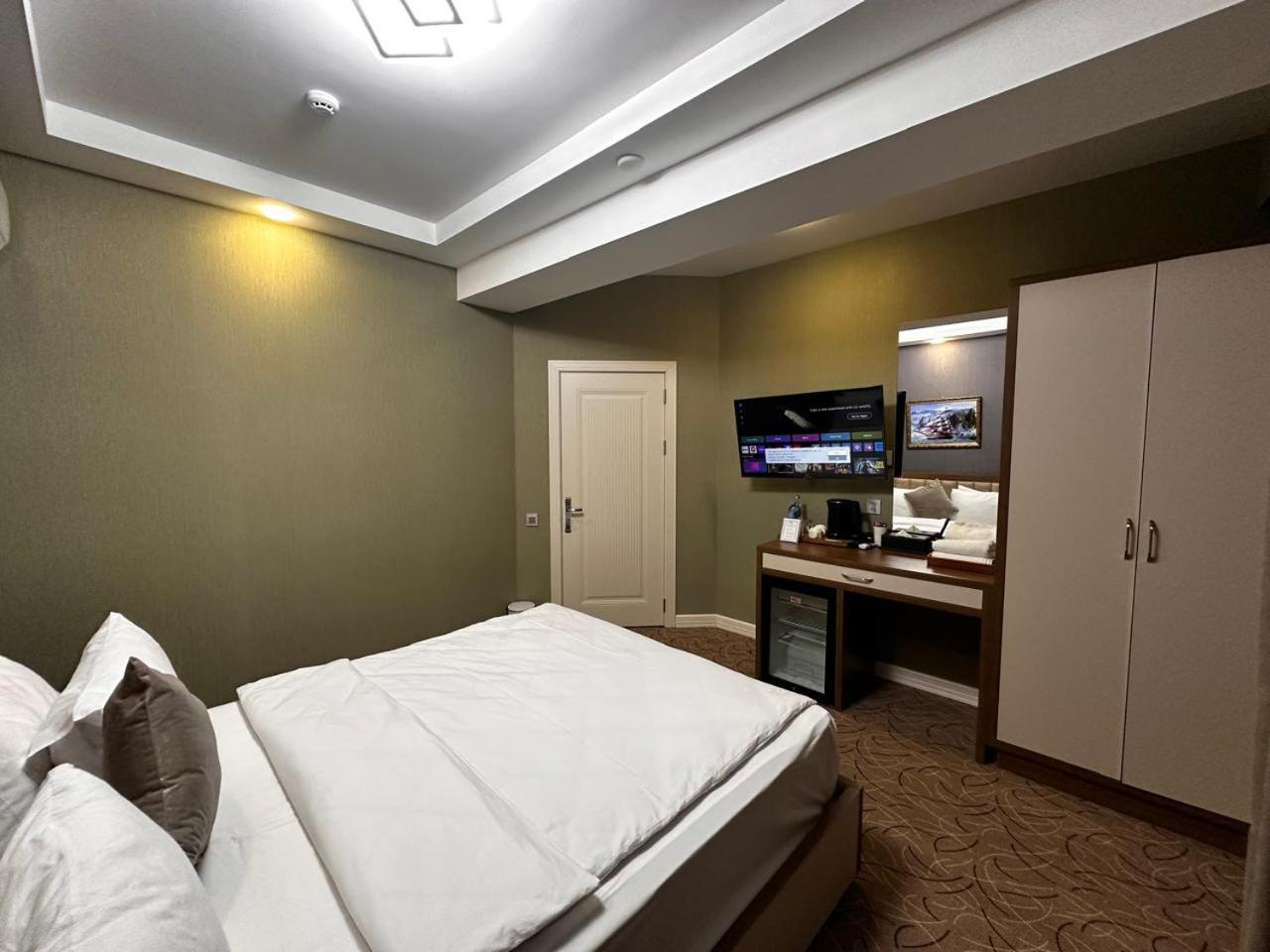 Royal Meridien Hotel Baku Bagian luar foto